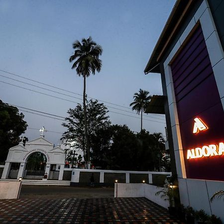 Hotel Aldora Airport Residency Nedumbassery Exterior foto